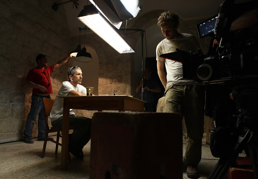 5c9718_7bf39b34348f4dcca693075d9fea1092